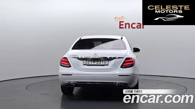 MERCEDES BENZ E-Classe W213 E220d Exclusive 2018 — photo 4 sur 26