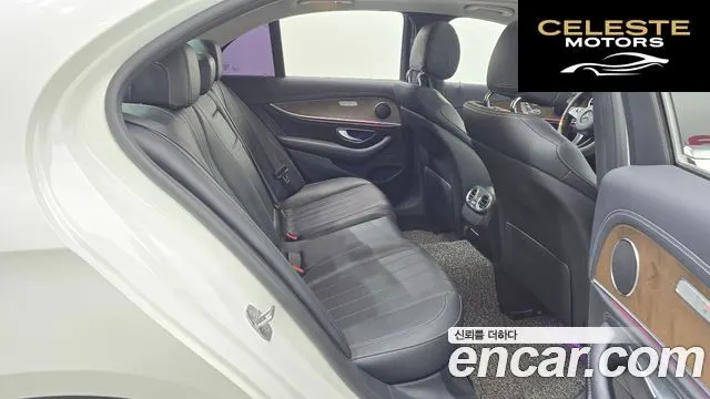 MERCEDES BENZ E-Classe W213 E220d Exclusive 2018 — photo 12 sur 26