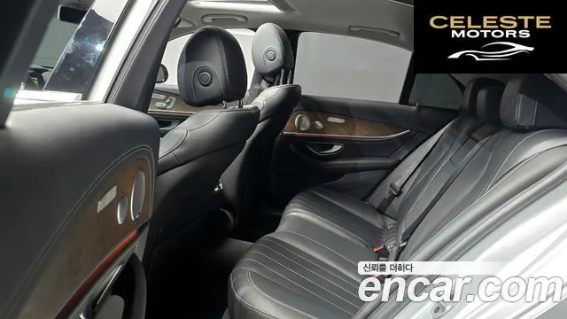 MERCEDES BENZ E-Classe W213 E300 4MATIC Exclusive 2019 — photo 13 sur 20