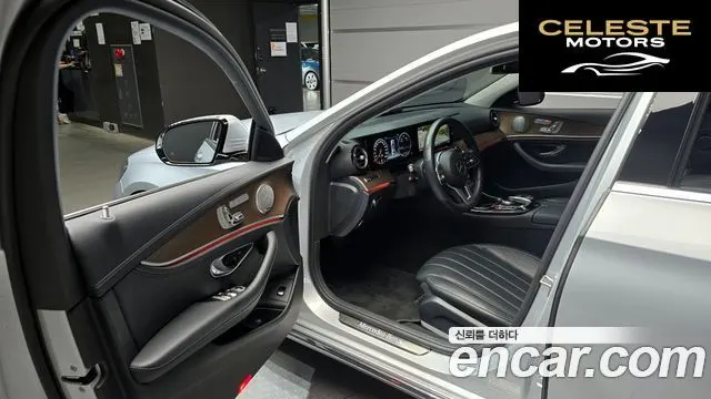 MERCEDES BENZ E-Classe W213 E300 4MATIC Exclusive 2019 — photo 11 sur 20