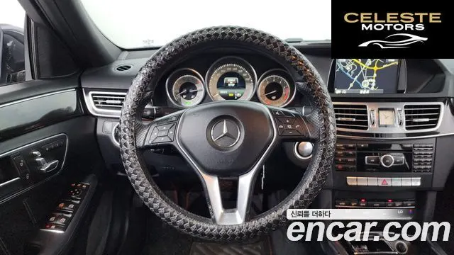MERCEDES BENZ E-Classe W212 E300 4MATIC Avantgarde 2014 — photo 13 sur 20
