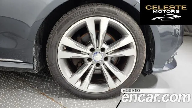 MERCEDES BENZ E-Classe W212 E300 4MATIC Avantgarde 2014 — photo 5 sur 20