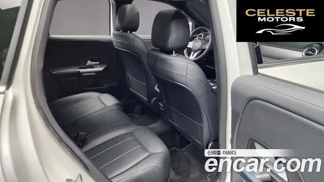 MERCEDES BENZ GLA-Classe H247 GLA220 2021 — photo 12 sur 20