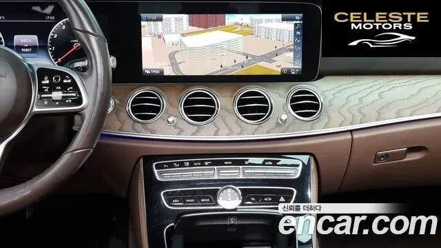 MERCEDES BENZ E-Classe W213 E300 4MATIC Exclusive 2019 — photo 14 sur 26