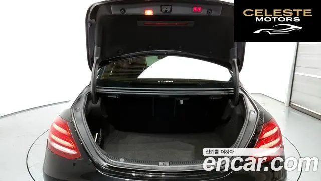 MERCEDES BENZ E-Classe W213 E300 4MATIC Exclusive 2019 — photo 20 sur 26