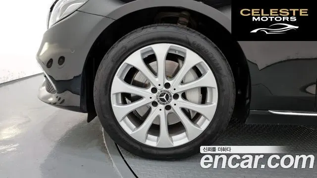 MERCEDES BENZ E-Classe W213 E300 4MATIC Exclusive 2019 — photo 5 sur 26