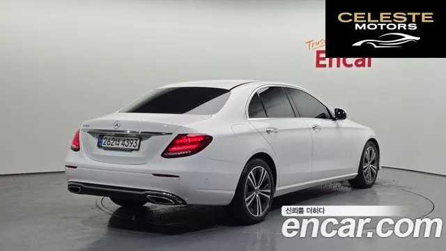 MERCEDES BENZ E-Classe W213 E300 Avantgarde 2020 — photo 2 sur 20