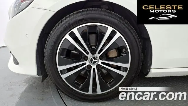 MERCEDES BENZ E-Classe W213 E300 Avantgarde 2020 — photo 5 sur 20