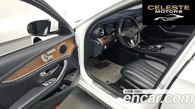 MERCEDES BENZ E-Classe W213 E220d 4MATIC Exclusive 2017 — photo 12 sur 20