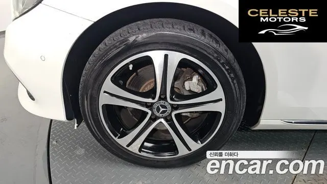 MERCEDES BENZ E-Classe W213 E220d 4MATIC Exclusive 2017 — photo 5 sur 20