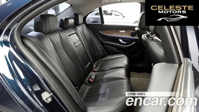 MERCEDES BENZ E-Classe W213 E220d 4MATIC Exclusive 2017 — photo 12 sur 20