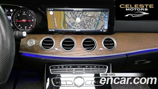 MERCEDES BENZ E-Classe W213 E220d 4MATIC Exclusive 2017 — photo 15 sur 20