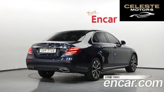 MERCEDES BENZ E-Classe W213 E220d 4MATIC Exclusive 2017 — photo 2 sur 20