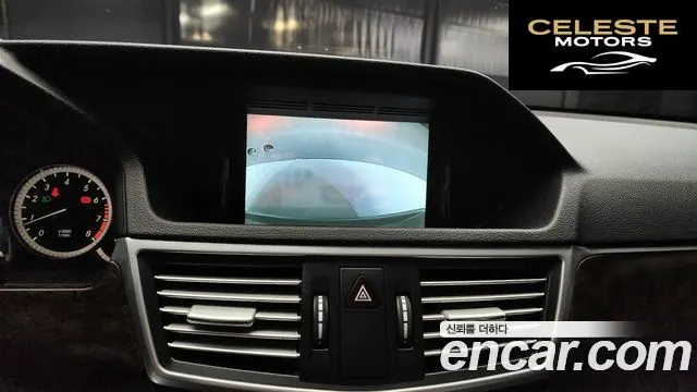 MERCEDES BENZ E-Classe W212 E200 CGI 2012 — photo 15 sur 20