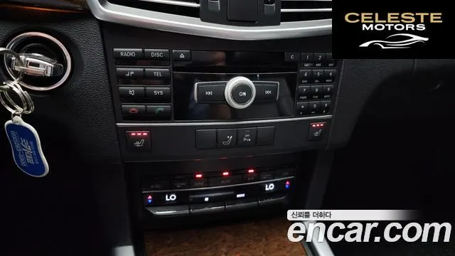MERCEDES BENZ E-Classe W212 E200 CGI 2012 — photo 16 sur 20