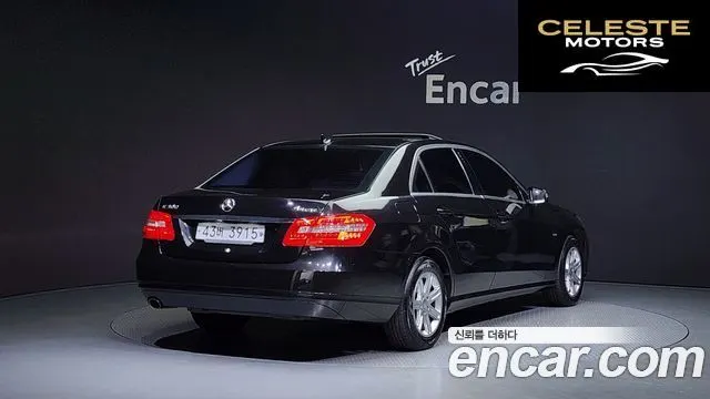 MERCEDES BENZ E-Classe W212 E200 CGI 2012 — photo 2 sur 20