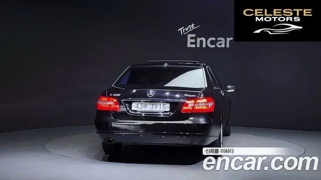 MERCEDES BENZ E-Classe W212 E200 CGI 2012 — photo 4 sur 20