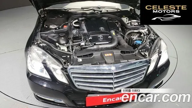 MERCEDES BENZ E-Classe W212 E200 CGI 2012 — photo 6 sur 20