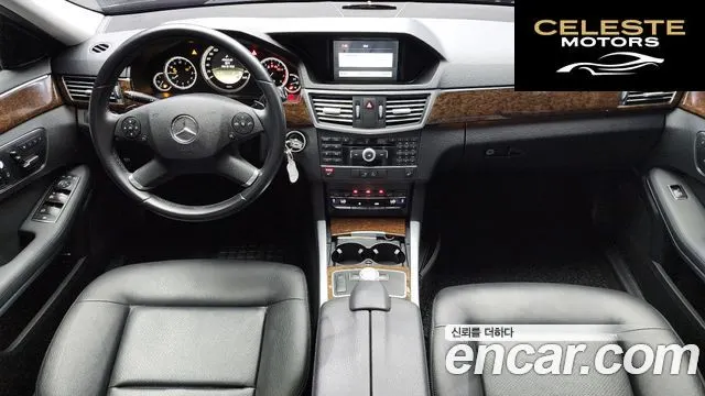 MERCEDES BENZ E-Classe W212 E200 CGI 2012 — photo 7 sur 20