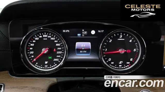MERCEDES BENZ E-Classe W213 E220d 4MATIC Exclusive 2017 — photo 8 sur 20