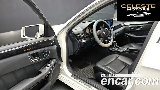 MERCEDES BENZ E-Classe W212 E200 CGI Avantgarde 2010 — photo 11 sur 20