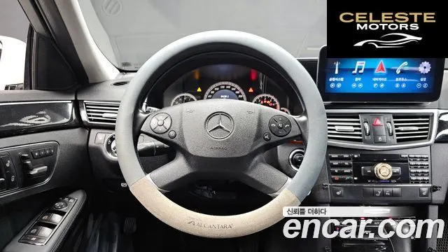 MERCEDES BENZ E-Classe W212 E200 CGI Avantgarde 2010 — photo 13 sur 20