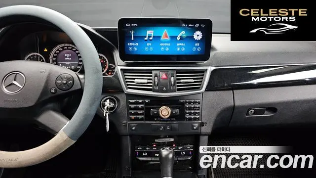 MERCEDES BENZ E-Classe W212 E200 CGI Avantgarde 2010 — photo 14 sur 20