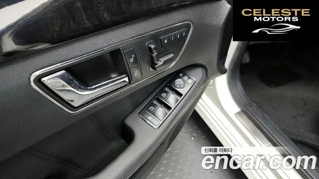 MERCEDES BENZ E-Classe W212 E200 CGI Avantgarde 2010 — photo 17 sur 20