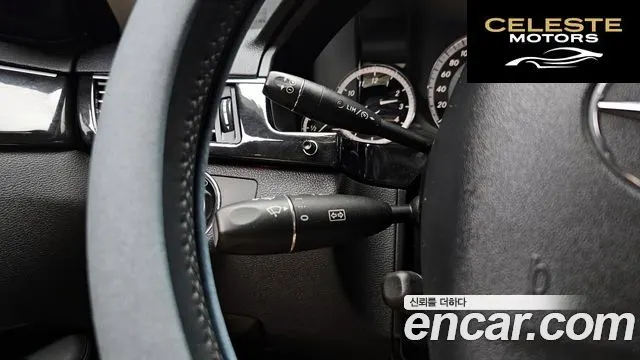 MERCEDES BENZ E-Classe W212 E200 CGI Avantgarde 2010 — photo 18 sur 20