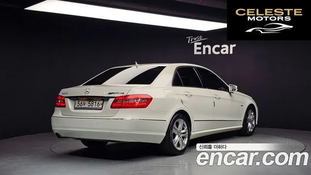 MERCEDES BENZ E-Classe W212 E200 CGI Avantgarde 2010 — photo 2 sur 20