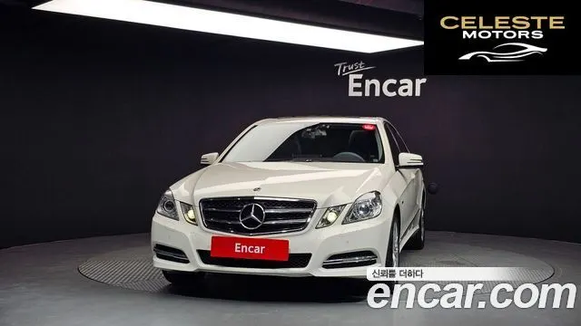 MERCEDES BENZ E-Classe W212 E200 CGI Avantgarde 2010 — photo 3 sur 20