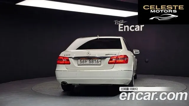 MERCEDES BENZ E-Classe W212 E200 CGI Avantgarde 2010 — photo 4 sur 20
