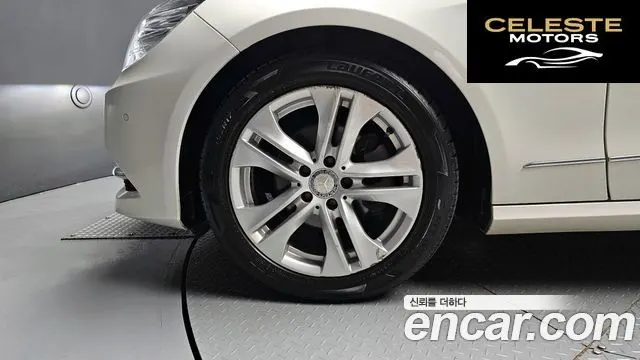 MERCEDES BENZ E-Classe W212 E200 CGI Avantgarde 2010 — photo 5 sur 20