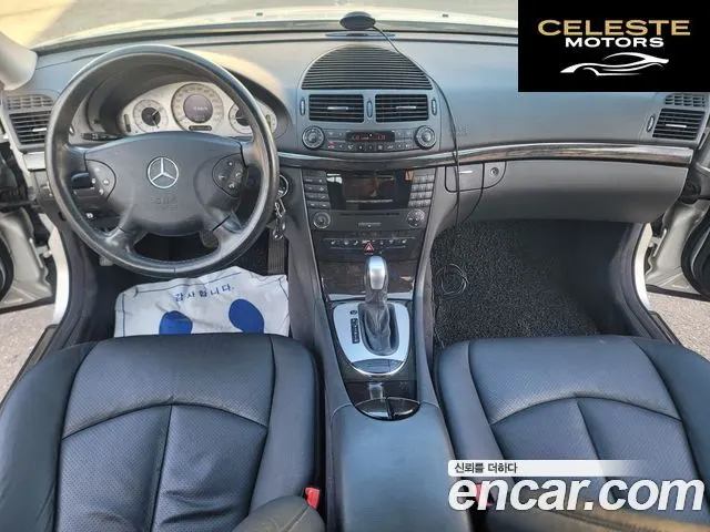 MERCEDES BENZ E-Classe W211 E240 Avantgarde 2004 — photo 11 sur 26