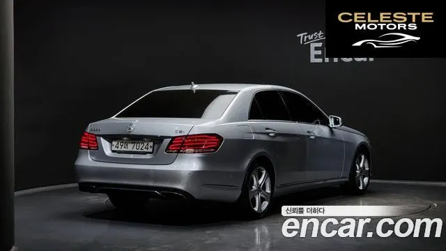 MERCEDES BENZ E-Classe W212 E220 CDI Avantgarde 2014 — photo 2 sur 20