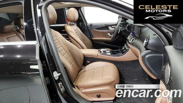 MERCEDES BENZ E-Classe W213 E300 Avantgarde 2017 — photo 11 sur 20
