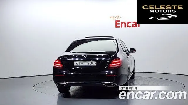 MERCEDES BENZ E-Classe W213 E300 Avantgarde 2017 — photo 4 sur 20