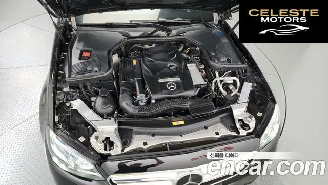 MERCEDES BENZ E-Classe W213 E300 Avantgarde 2017 — photo 6 sur 20