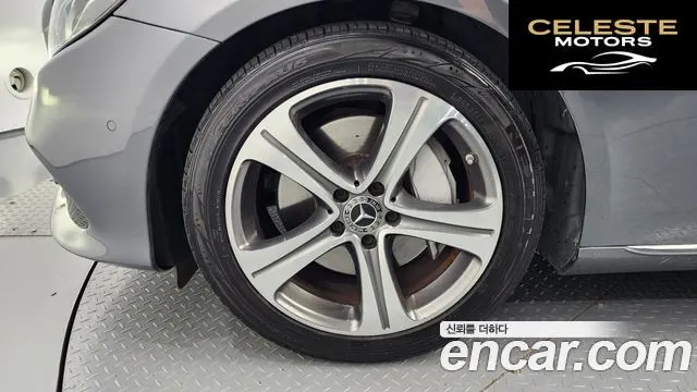 MERCEDES BENZ E-Classe W213 E300 Avantgarde 2018 — photo 5 sur 20
