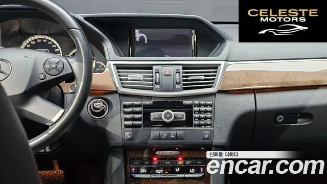 MERCEDES BENZ E-Classe W212 E300 2012 — photo 13 sur 20