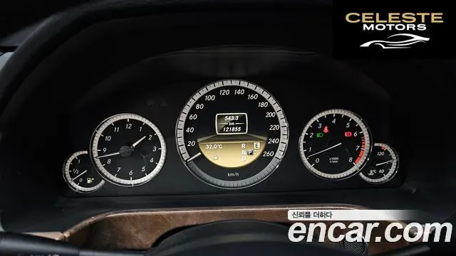 MERCEDES BENZ E-Classe W212 E300 2012 — photo 8 sur 20