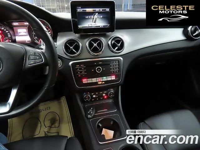 MERCEDES BENZ GLA-Classe X156 GLA220 Premium 2019 — photo 13 sur 26