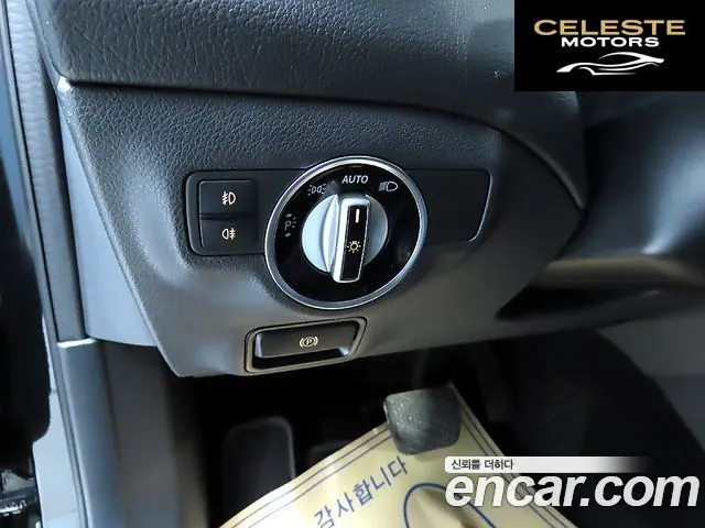 MERCEDES BENZ GLA-Classe X156 GLA220 Premium 2019 — photo 17 sur 26