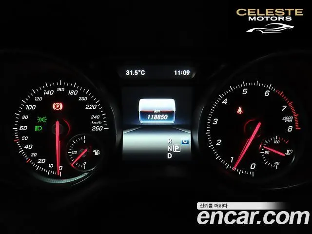MERCEDES BENZ GLA-Classe X156 GLA220 Premium 2019 — photo 8 sur 26