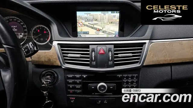 MERCEDES BENZ E-Classe W212 E300 2011 — photo 14 sur 20