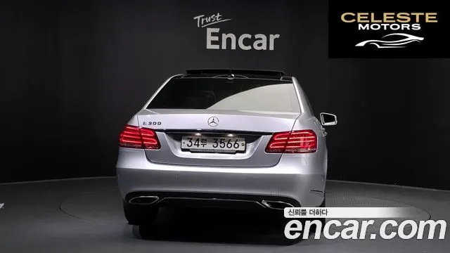 MERCEDES BENZ E-Classe W212 E300 Avantgarde 2014 — photo 4 sur 20