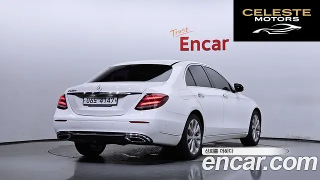 MERCEDES BENZ E-Classe W213 E220d Exclusive 2017 — photo 2 sur 26