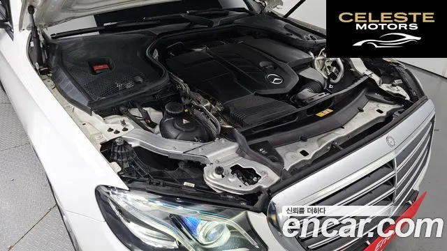 MERCEDES BENZ E-Classe W213 E220d Exclusive 2017 — photo 6 sur 26