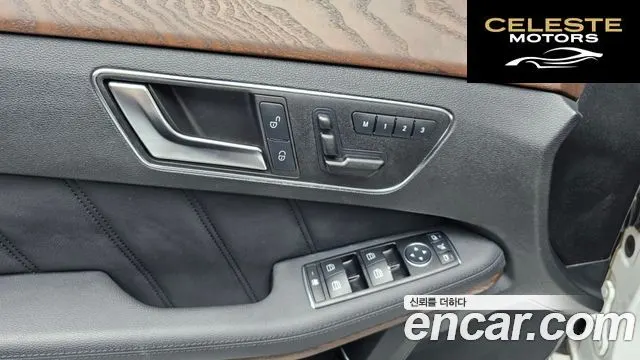 MERCEDES BENZ E-Classe W212 E300 2013 — photo 17 sur 26