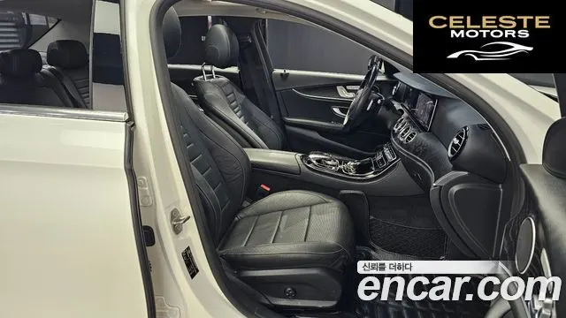 MERCEDES BENZ E-Classe W213 E300 4MATIC Avantgarde 2017 — photo 12 sur 20